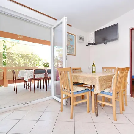 דירה With Parking Space - 10407 *